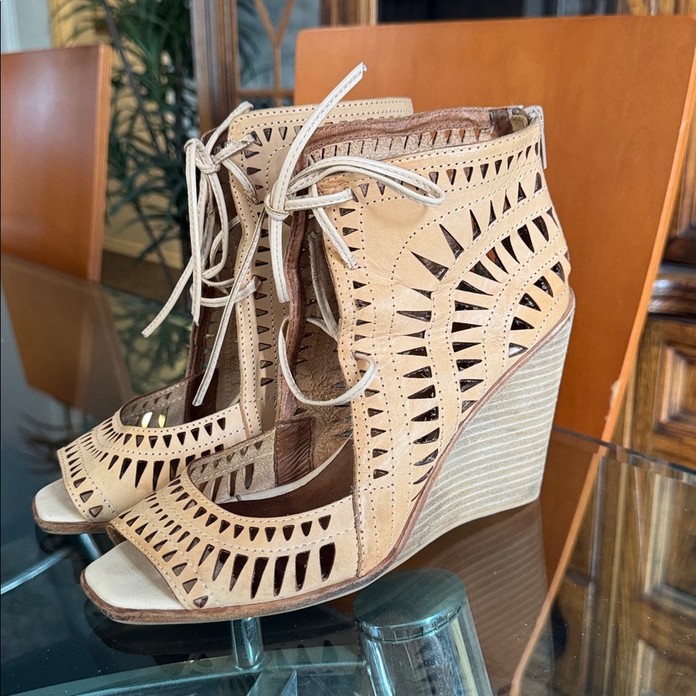 Jeffrey Campbell Nude Rodillo Wedges Size 9